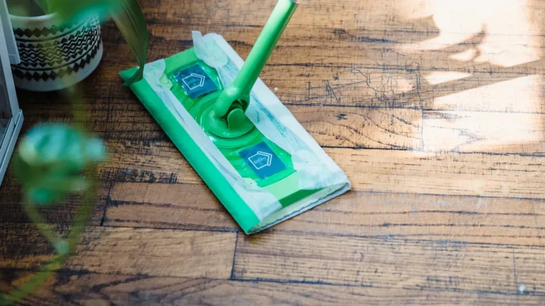 Simple Ways to Maintain Pattern for Vinyl Plank Flooring Without Damage