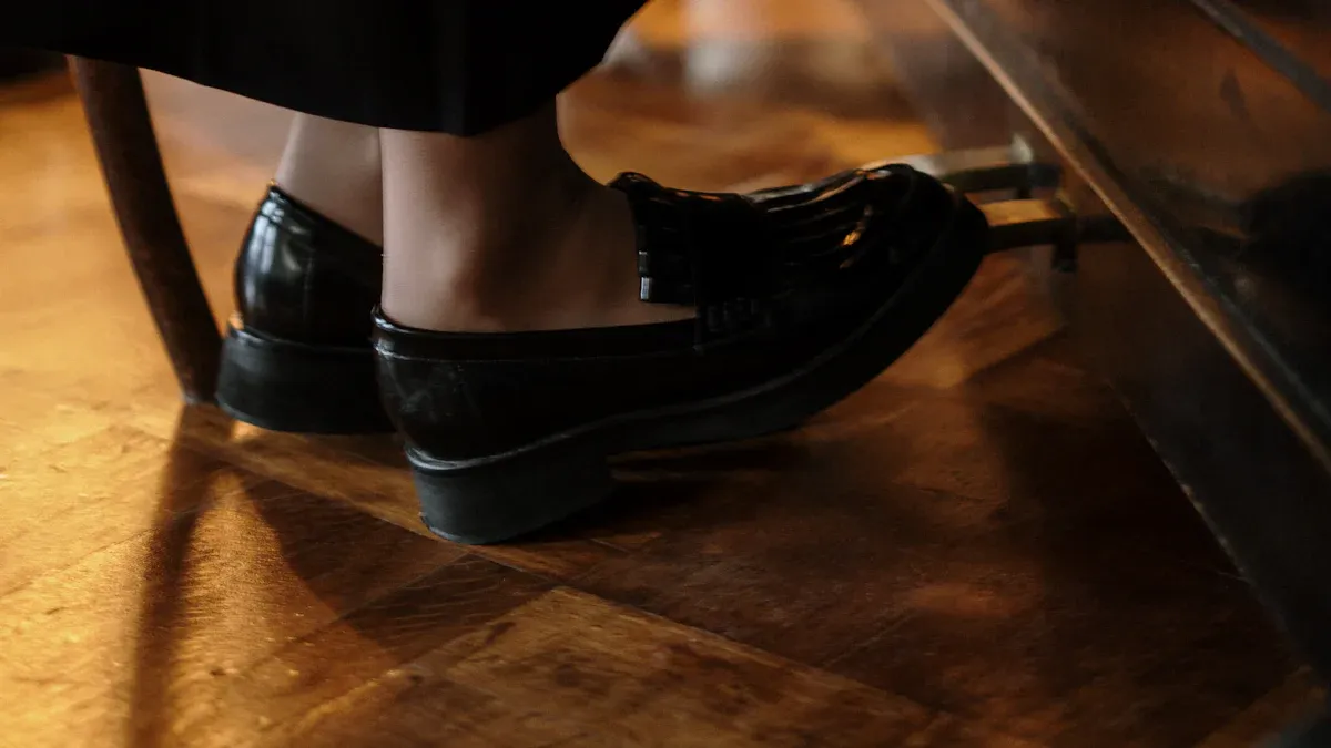 Feel Underfoot: Laminate vs Vinyl