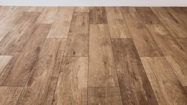 Selecting Vinyl Plank Floor Colors That Won’t Go Out of Style