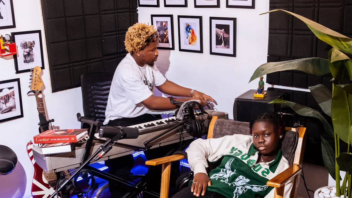 Real-Life Performance: Scratches and Noise with Pets and Kids